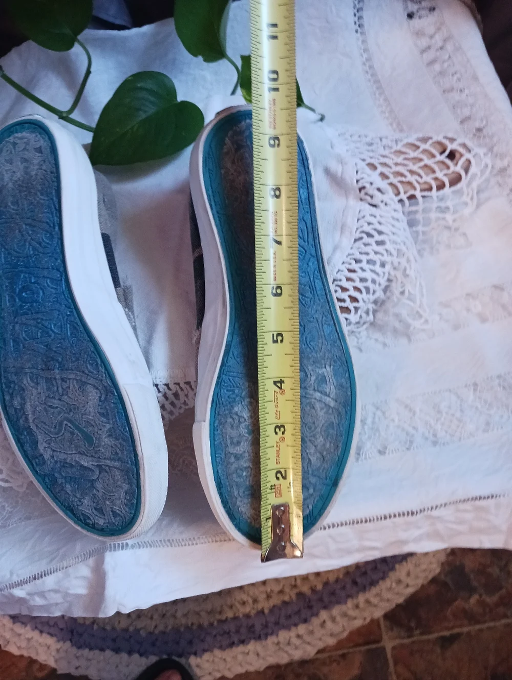 Blowfish Malibu Womens 7.5 Slip On Canvas Shoes Distressed Patchwork Clean